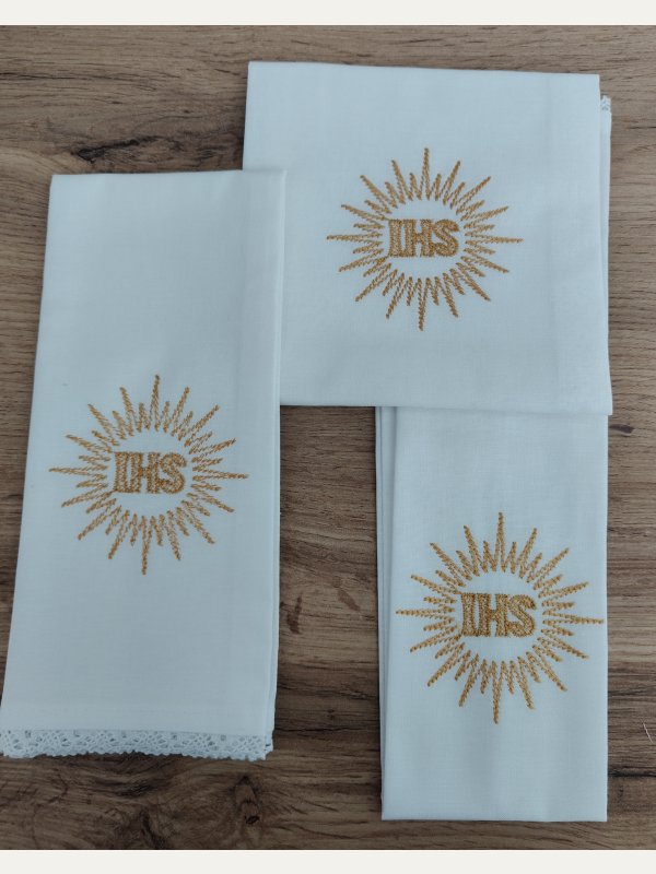 Bielizna kielichowa z haftem IHS w promieniach – komplet eucharystyczny