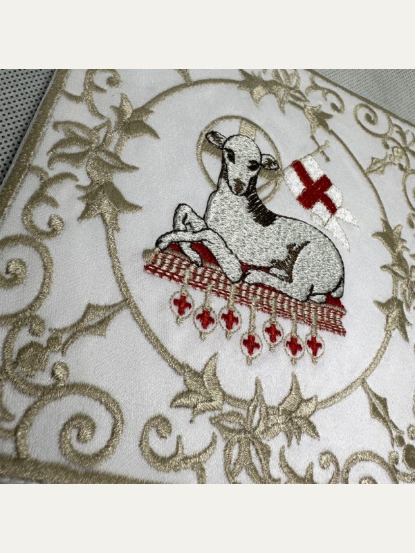 Palka haftowana Baranek Boży