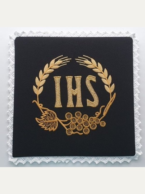 Palka haftowana czarna IHS (2)